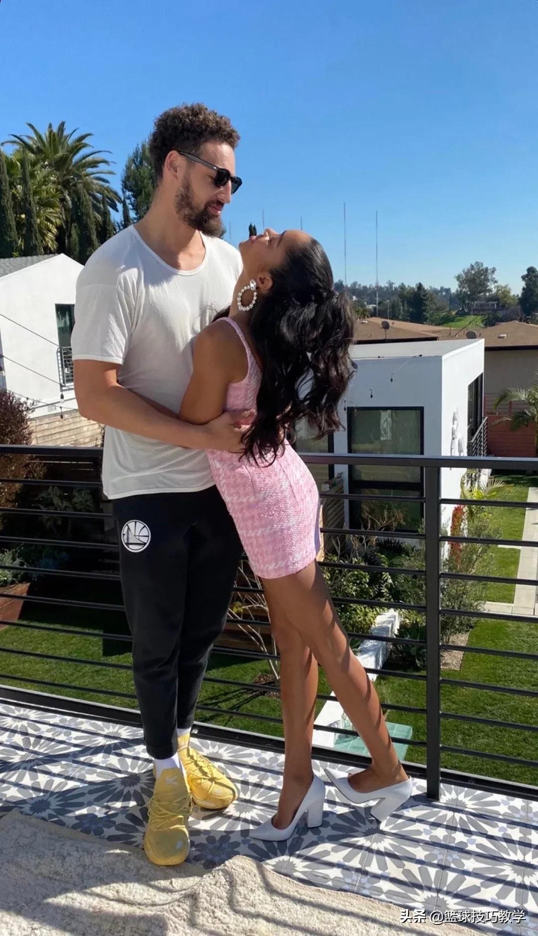 克莱汤普森回归首秀穿什么鞋 (克莱汤普森复出首秀什么鞋)