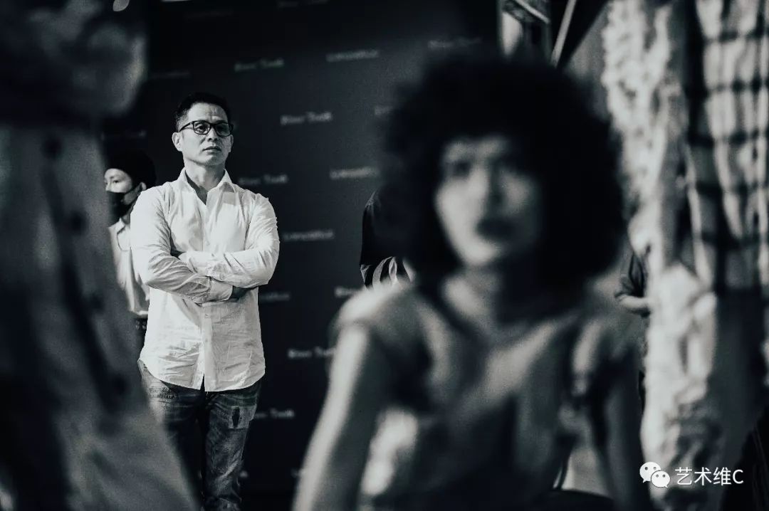 长得帅的人,事业都会成功!艺术家丁勇与他的冒险人生