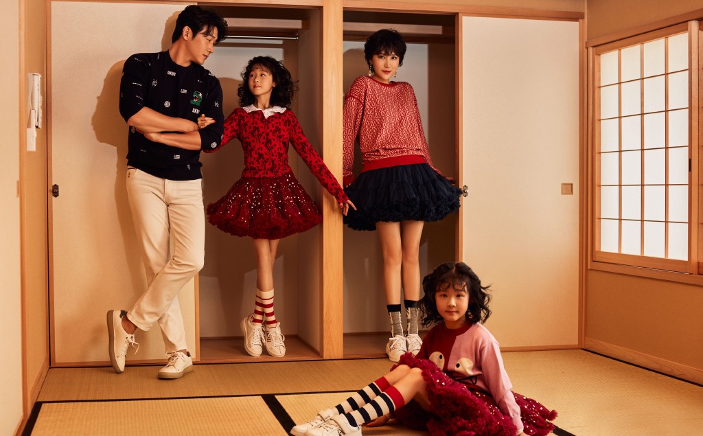 陆毅两女儿穿毛衣,陆毅女儿穿的裙子