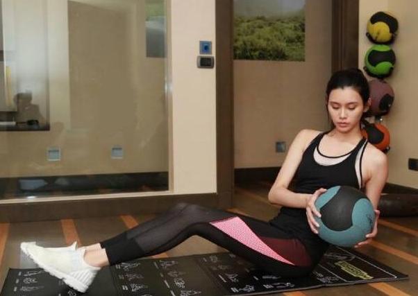 奚梦瑶生下长孙分到家产了吗,奚梦瑶生下赌王长孙有什么优势