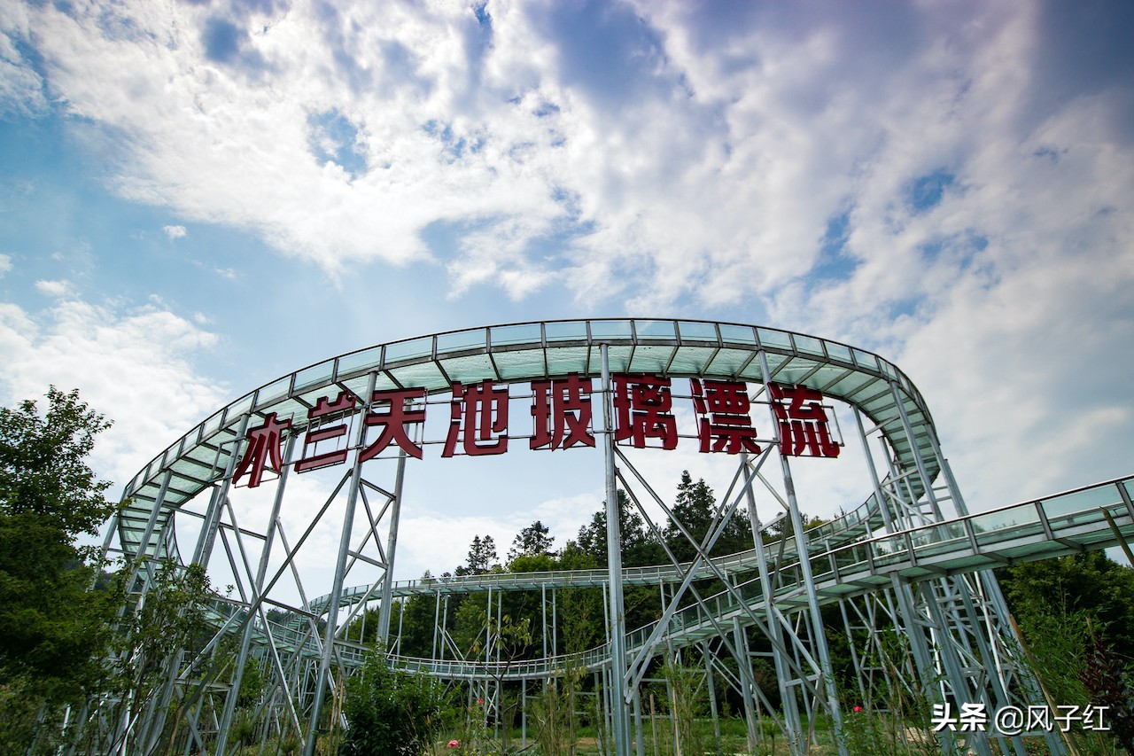 湖北网红玻璃水滑道多少钱,玻璃漂流武汉