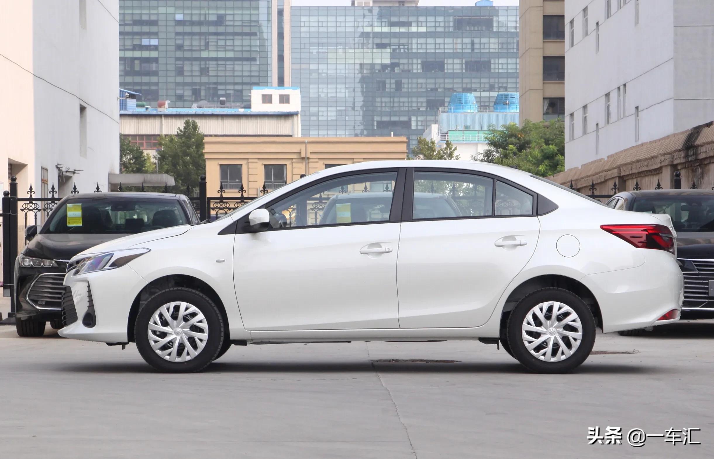 丰田汽车卤素大灯多少钱一个,17款威驰卤素大灯几年需更换