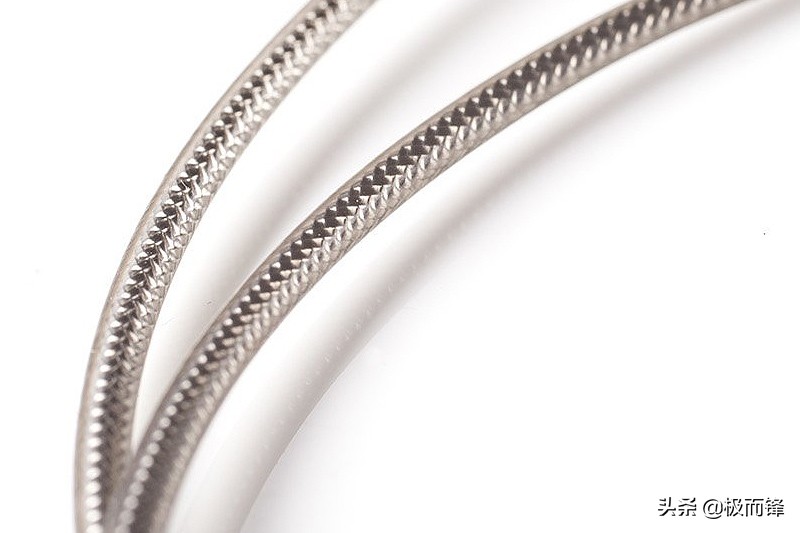 欧洲卖130欧元的耳机国内竟然只卖199人民币，到手后的真实感受