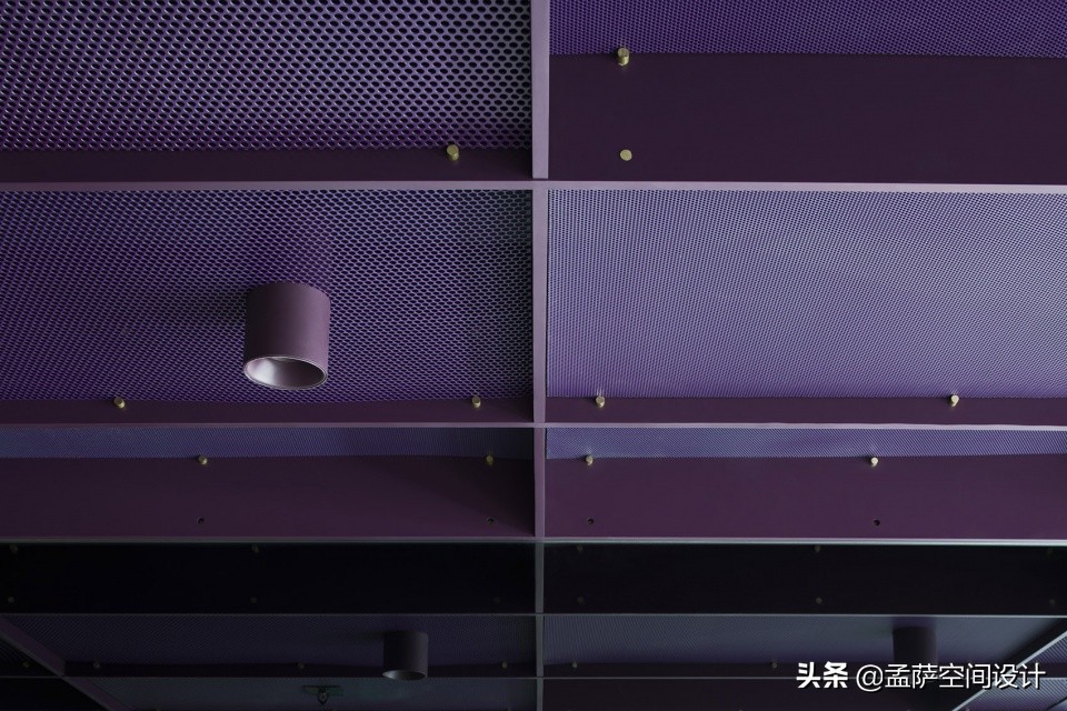 澧ㄥ皵鏈競涓績椁愬巺,澧ㄥ皵鏈瑄niversal椁愬巺