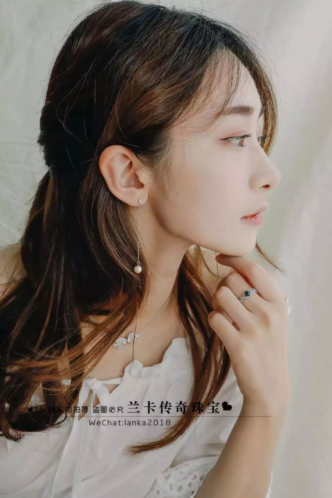 流水的“七色战队”,铁打的珍珠胸针