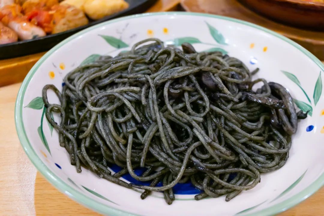 吃过萨莉亚的人，一半都给了“差评”