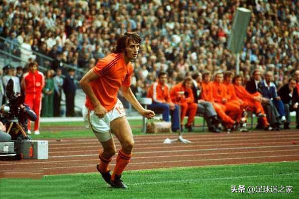 荷兰足球历届边锋,荷兰足球史上五大边锋巨星