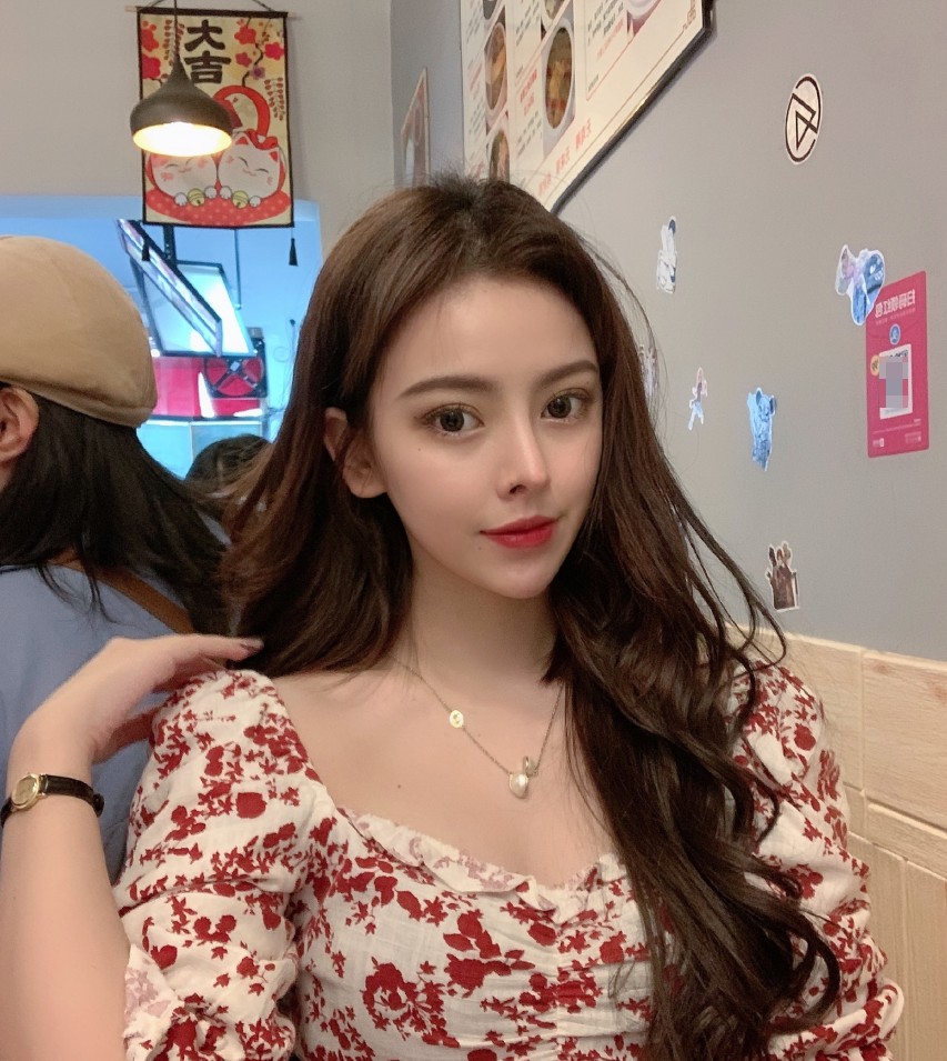 周星驰电影中的配角女星,周星驰电影里的经典配角