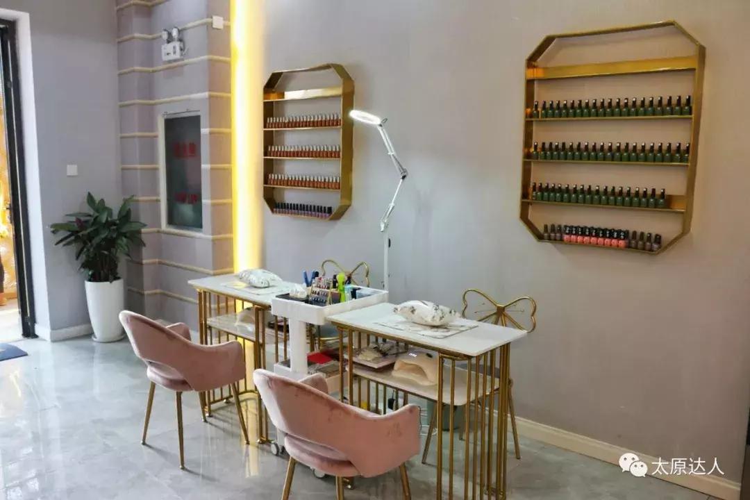 老板疯了！人人送100元！29.9就能做美睫！小仙女们约起来~