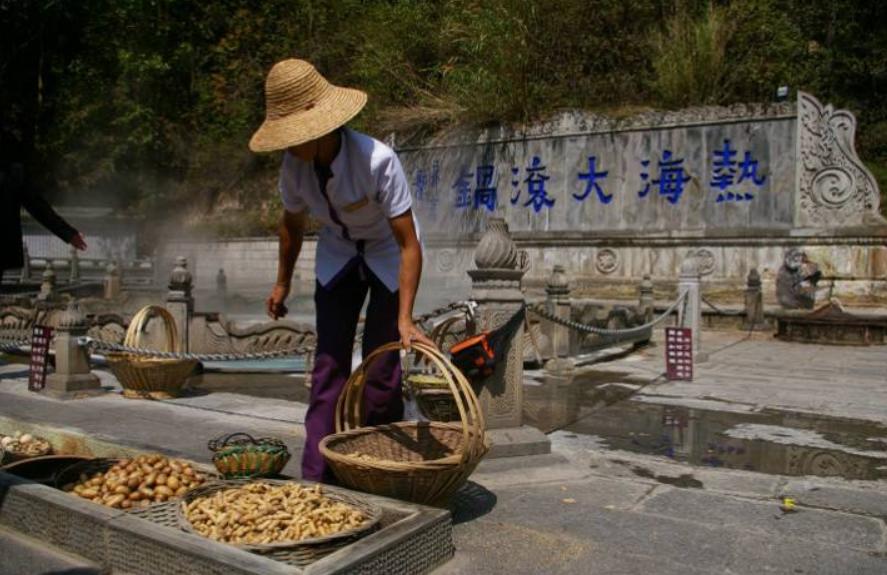 腾冲市热海风景区怀胎井是真的吗,腾冲热海温泉怀胎井图片