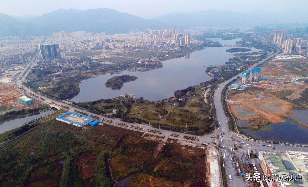 10公里红绿灯和20公里快速路,五公里路15个红绿灯