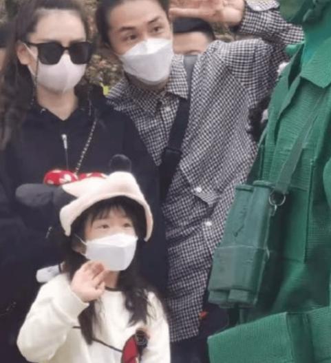 戚薇成功背后的辛酸,戚薇快乐何止这些