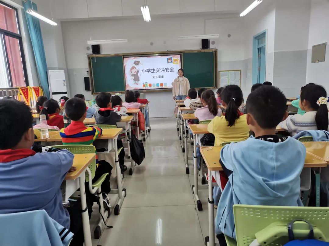 郑东新区云台小学校长,郑州郑东新区云台小学怎么样