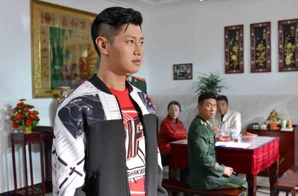 “李二牛”赵荀：拍电影时不慎坠楼，抢救3天3夜，如今怎样了？