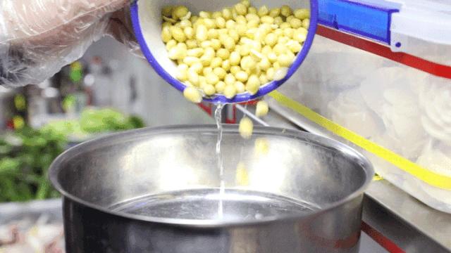 牛排与火锅完美结合，分分钟挑逗你的味蕾