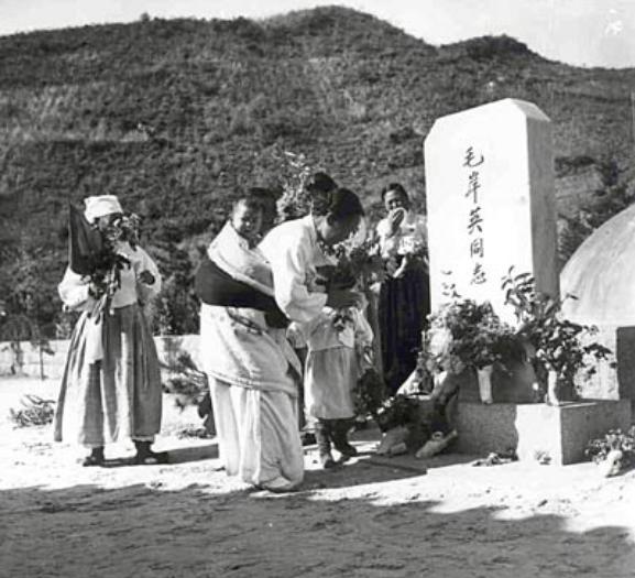 毛主席独自珍藏毛岸英遗物26年，毛岸英牺牲后他曾休养两个多月