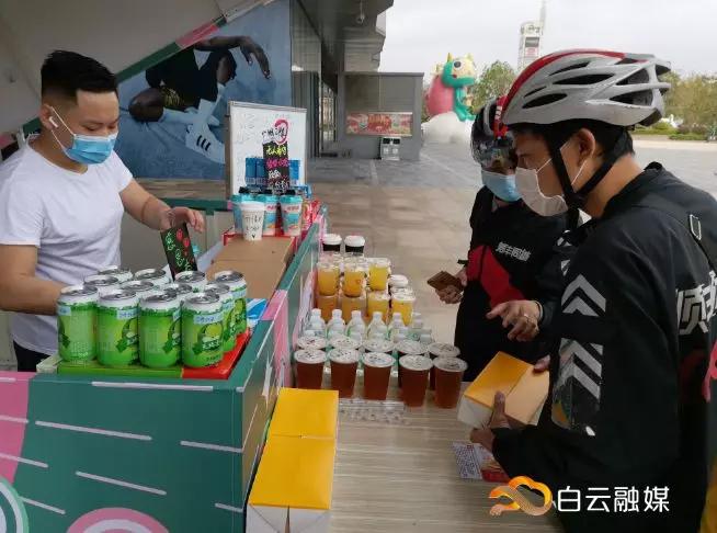 爱心送餐温暖疫情防控一线,爱心企业为抗疫一线工作者送餐