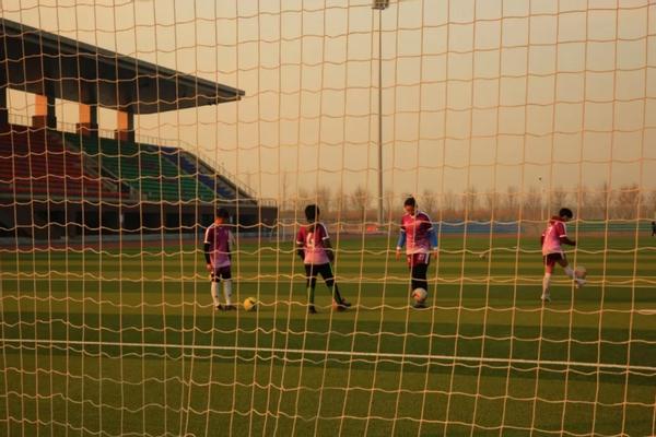 帅！这位男足女队长：来自*藏西**，登上热搜榜，获央视、人民日报“点赞”！