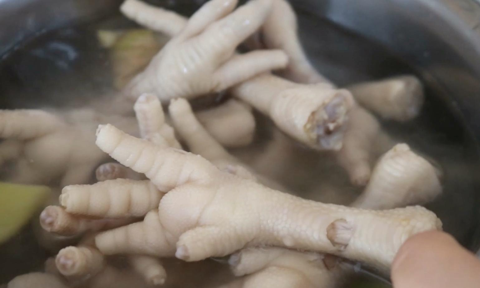 网红柠檬无骨鸡爪的配料,网红酸辣柠檬无骨鸡爪详细教程