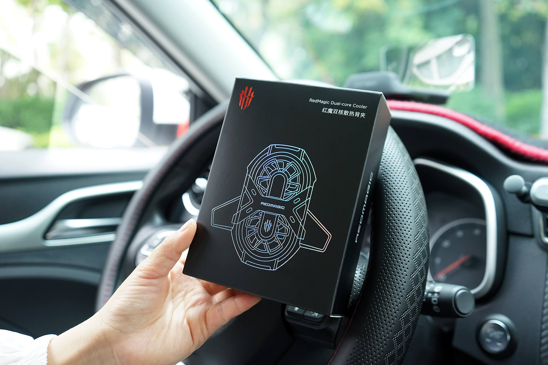 红魔双液冷散热,红魔散热背夹双核通用版测评