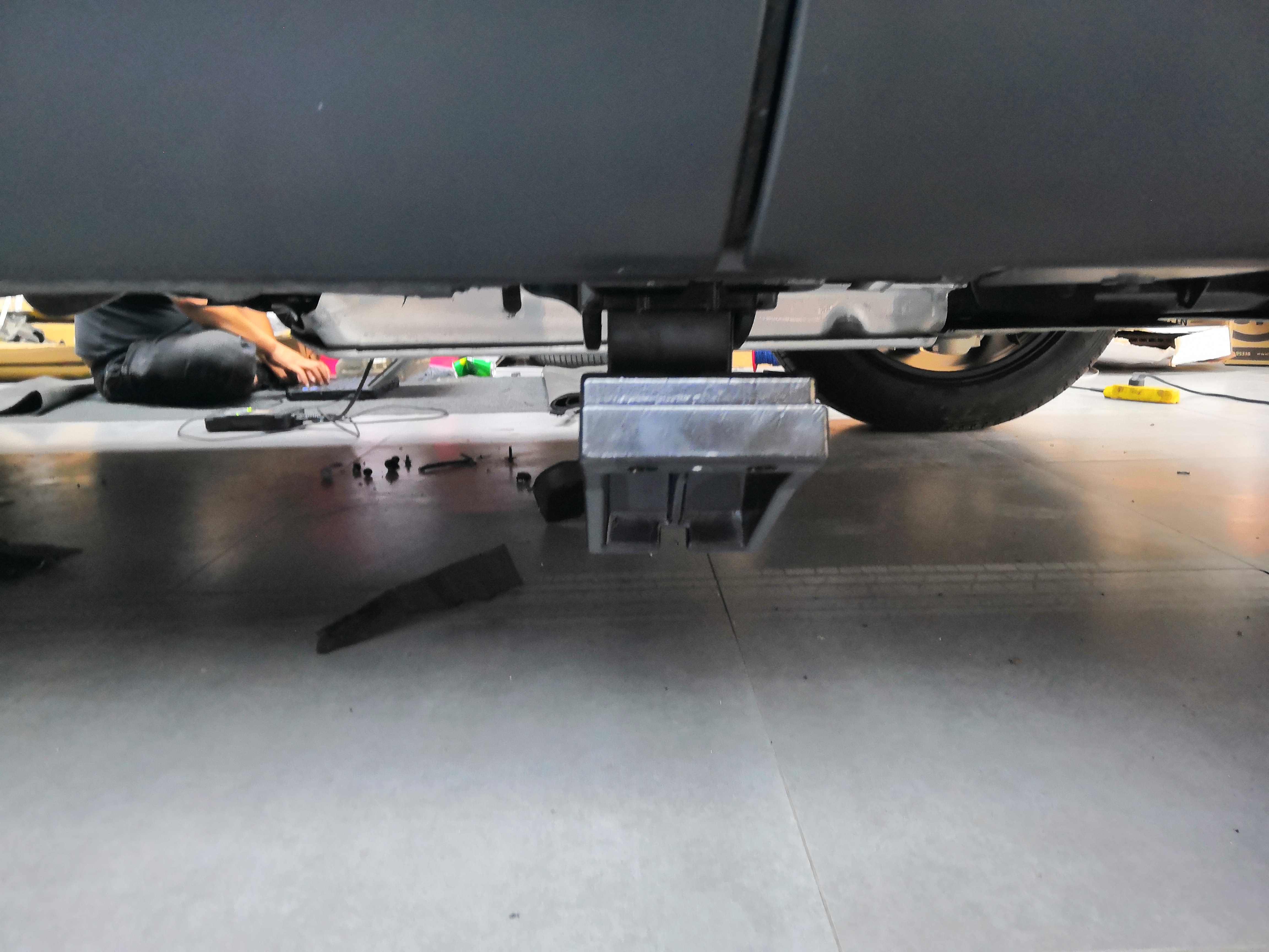 路虎发现5新款suv,路虎发现五迎宾电动踏板