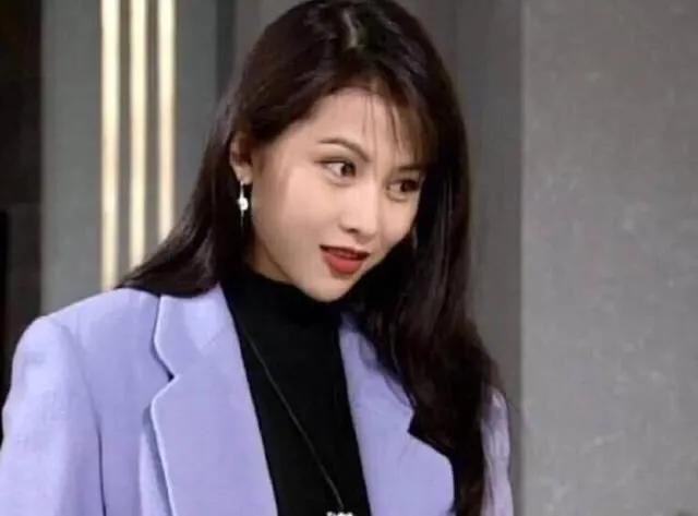 蔡少芬复古穿衣搭配,蔡少芬格子衬衫穿搭