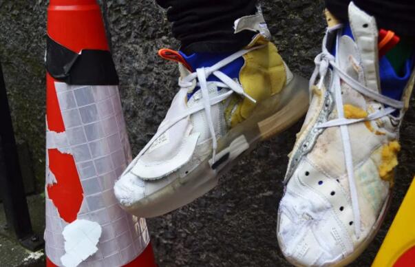 嗜鞋如命的人把鞋穿坏了怎么办？学她拆了重组！我还能再穿30年