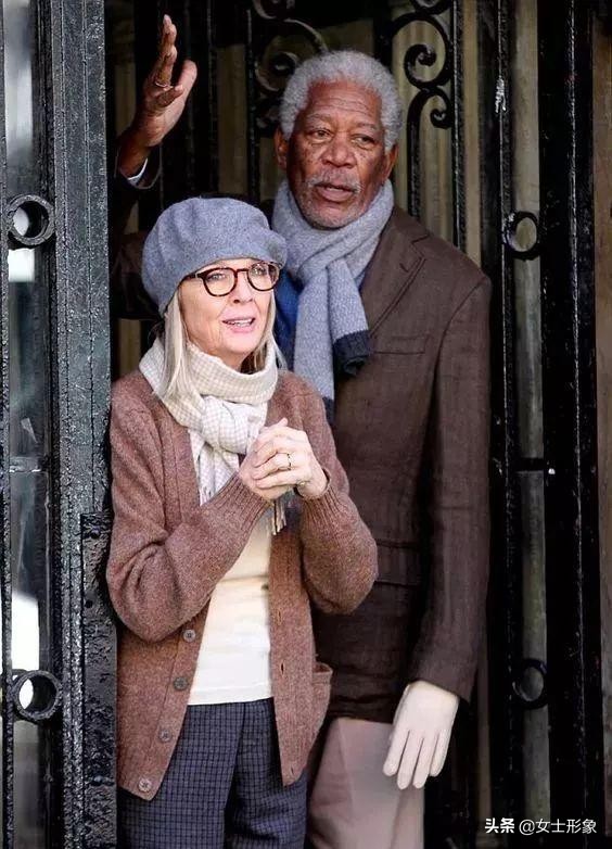 冬季羊绒围巾10种围法,系针织羊绒围巾教程