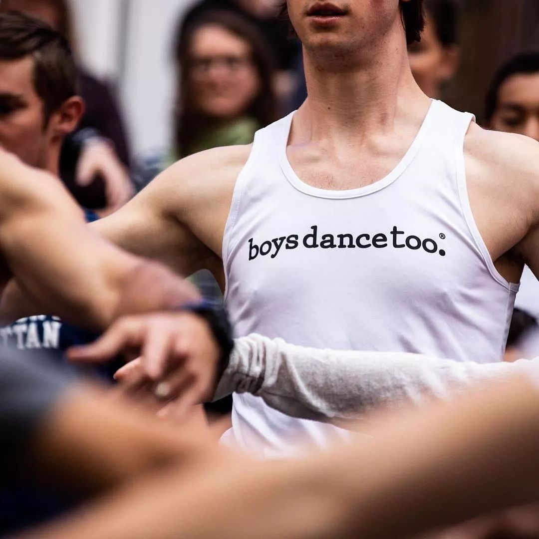 乔治小王子被嘲笑,英国乔治小王子芭蕾舞