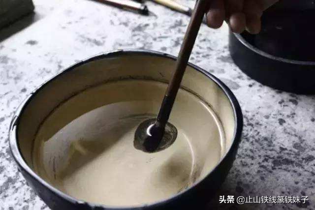 练了软笔这么久，想送给你一套养护毛笔的方法