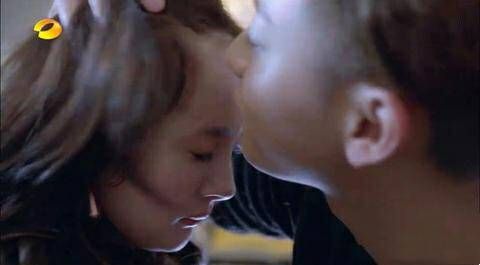 杨幂的高发际线,发际线秃的杨幂