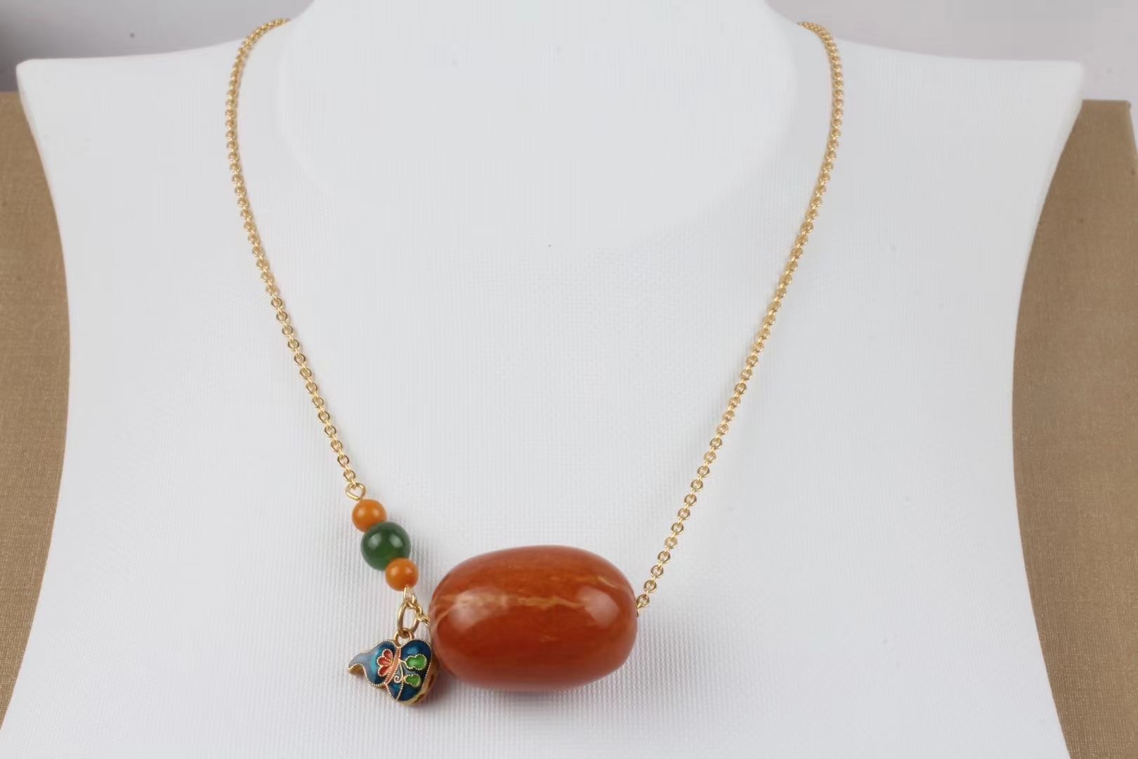 烤色蜜蜡和纯天然蜜蜡的区别,烤色蜜蜡和老蜜蜡的荧光区别