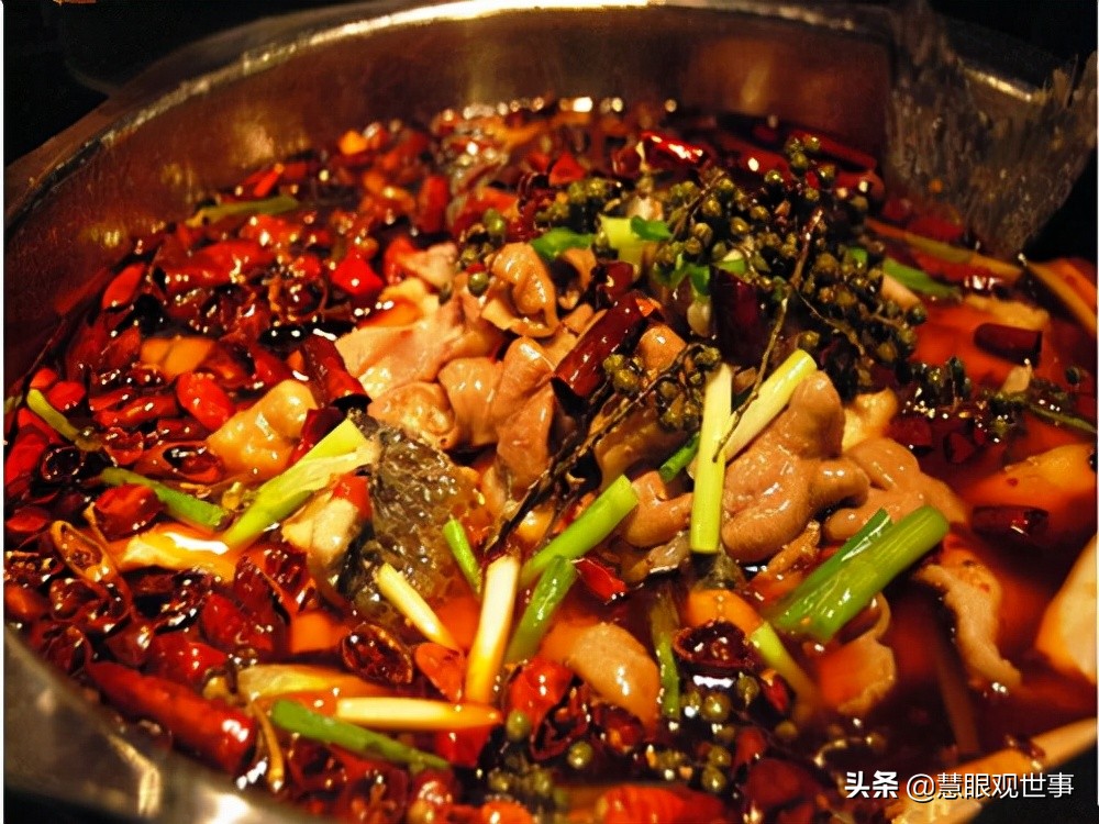 《侯海洋基层风云》中肥肠火锅鱼发生的故事