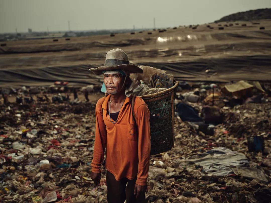 印尼最大垃圾场,印尼雅加达垃圾场堆积如山
