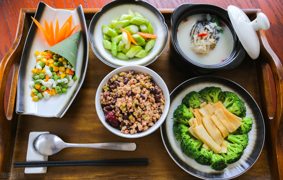 月子家人照顾还是请月嫂,家人月子陪护需要做什么