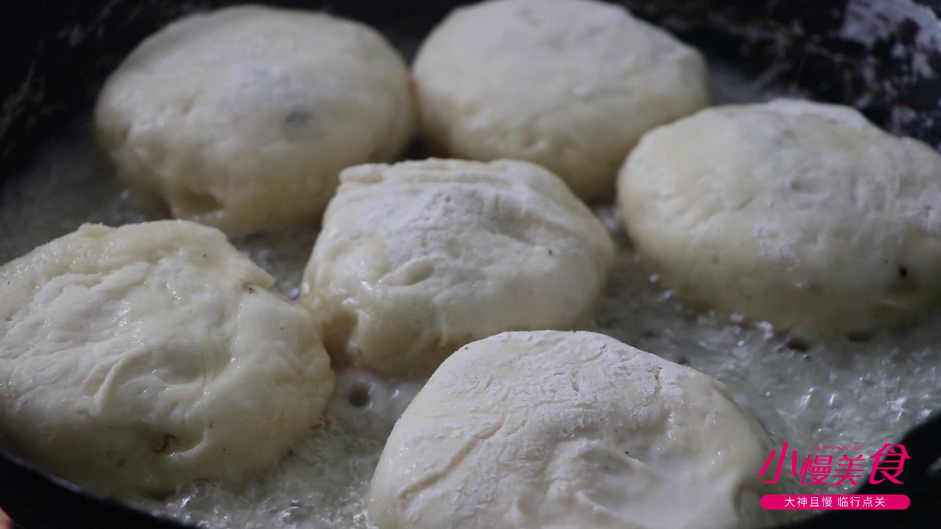 水煎包煎时水和面的比例是多少,水煎包的做法面糊和水比例