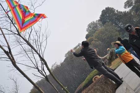 你会*绑捆**吗？看似简单的技能也蕴含科学原理，在生活中还真有用