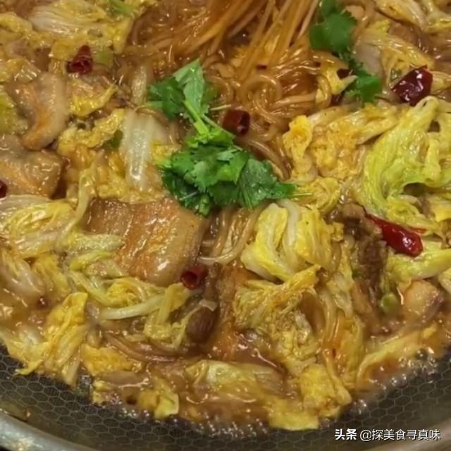 好吃的白菜炖粉条做法,白菜炖粉条白菜提前用水焯吗