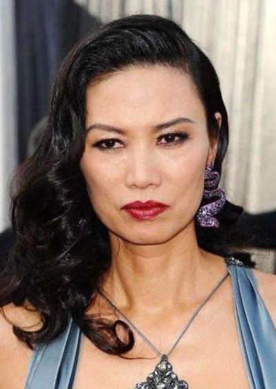 72岁婚纱女王王薇薇生日照曝光,婚纱女王王薇薇个人简历