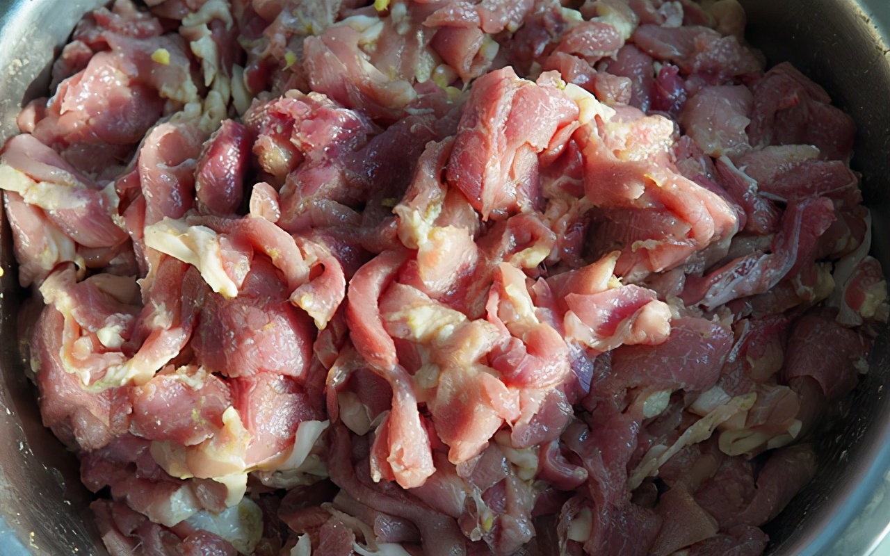 正宗年味腊肠的做法,快过年了做腊肠