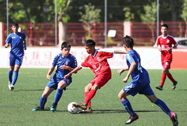 截至2018年恒大足校已累计投入超过26亿元获得63项重大赛事冠军