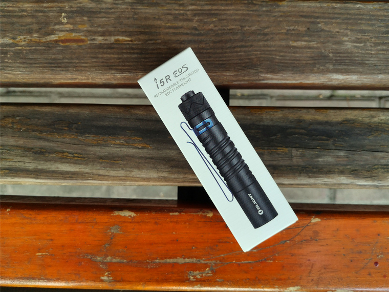 olight傲雷baldrs小型强光战术手电,我就是与众不同女声完整版