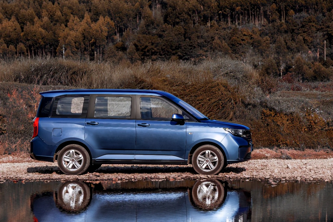 五菱宏光plus空间大皮实耐用,五菱宏光plus哪一款好