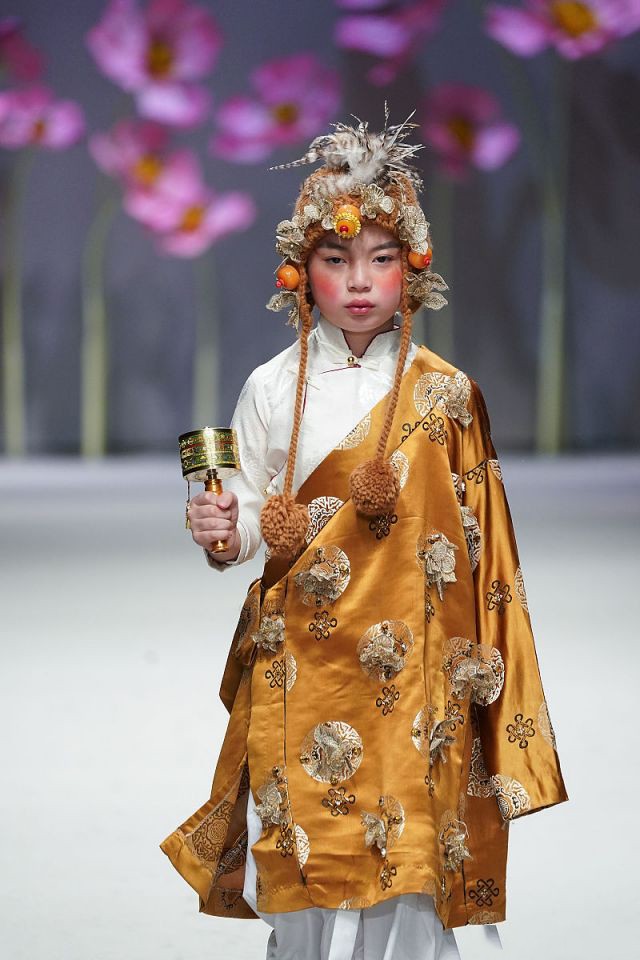 童装时装周走秀秋冬款2021,北京时装周2022秀场风采童装