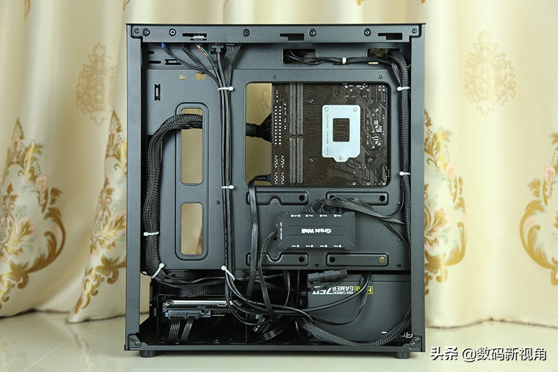 大牛拉小车的三轮摩托,大牛拉汽车视频