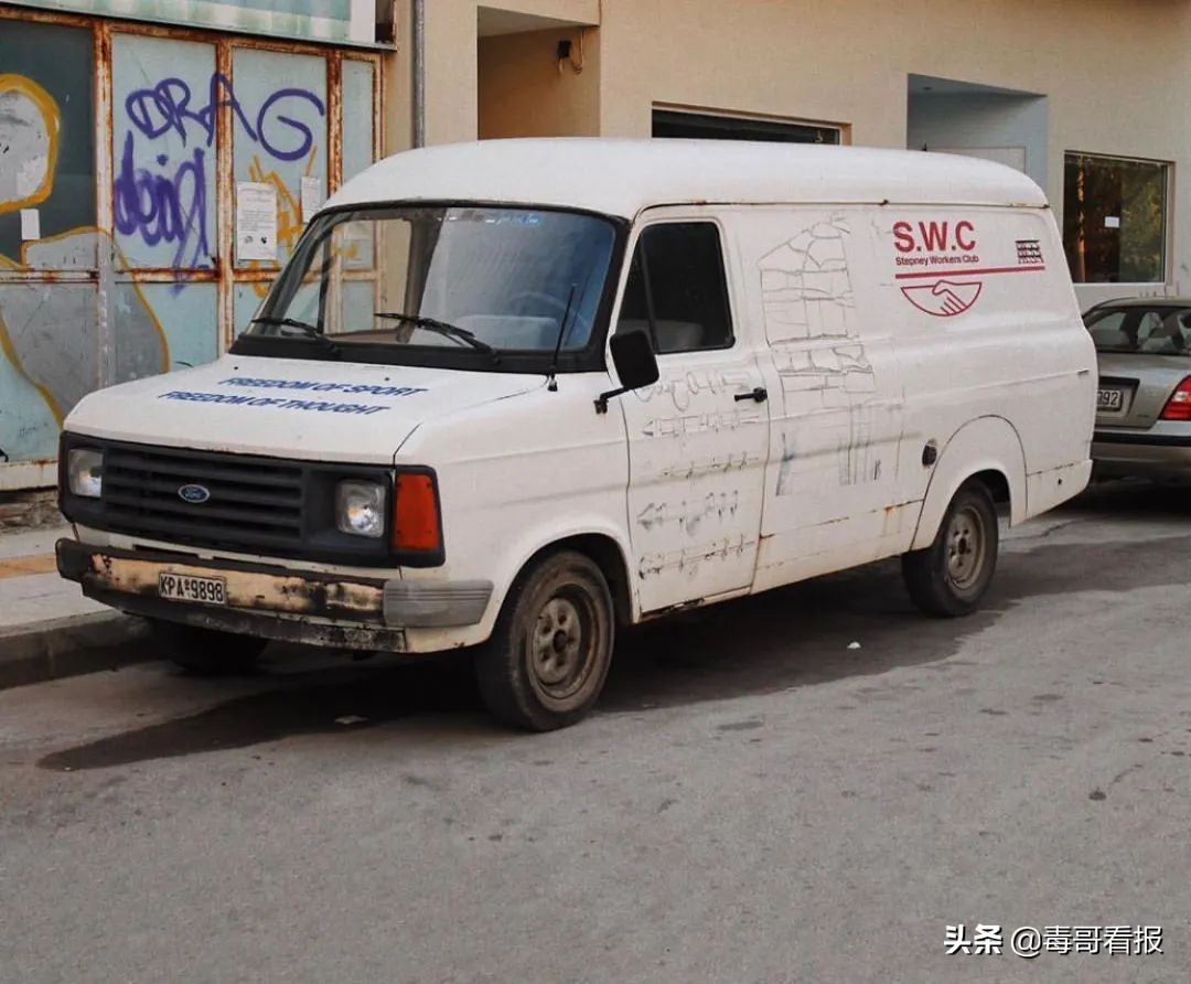 converse和vans哪个适合脚宽,converse和vans哪个酷