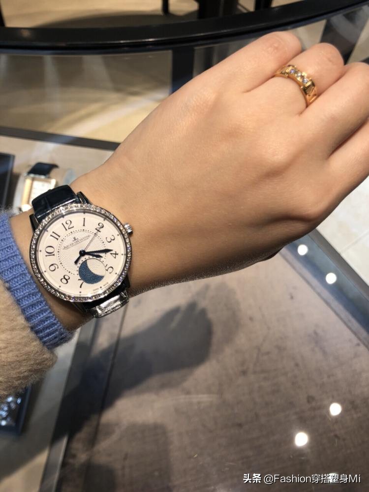 怎样挑选符合自己气质的手表女款,女士手表哪几款大气