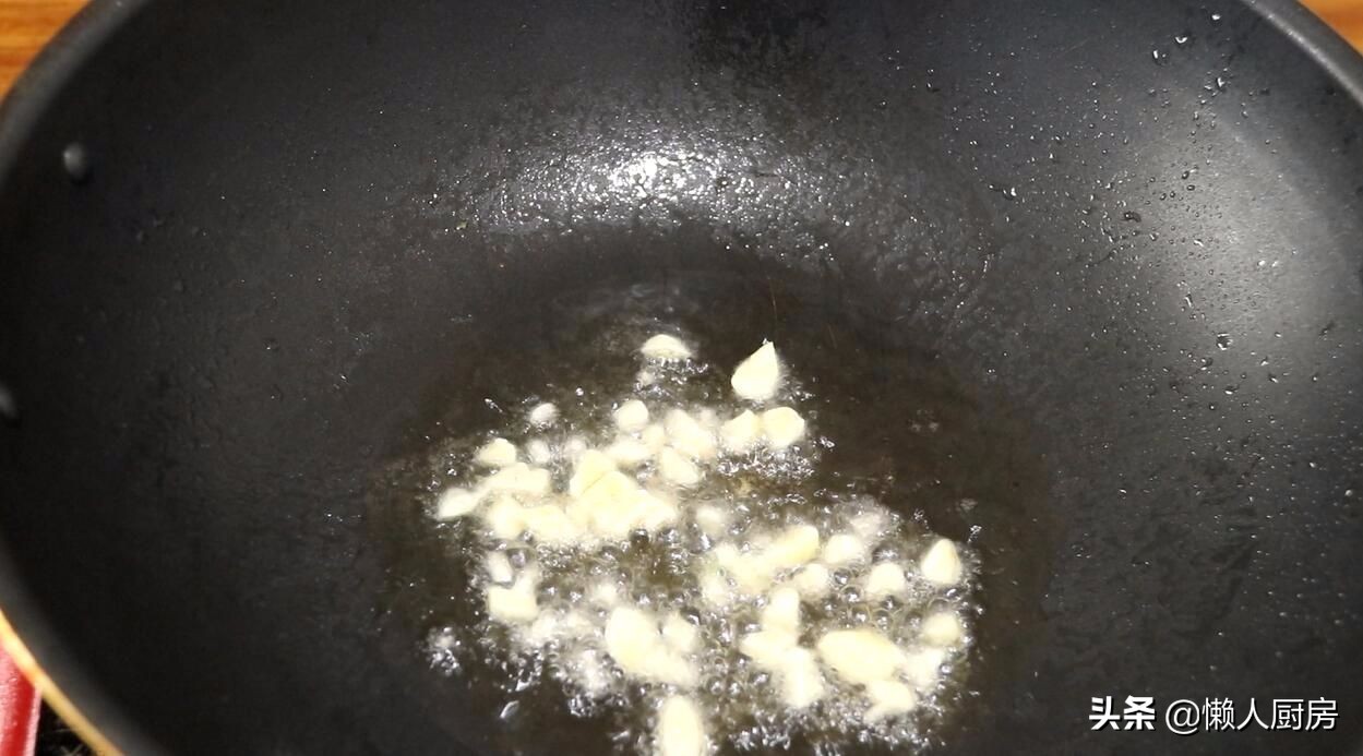 清炒豌豆苗最好吃的做法,豌豆苗做法简单又好吃