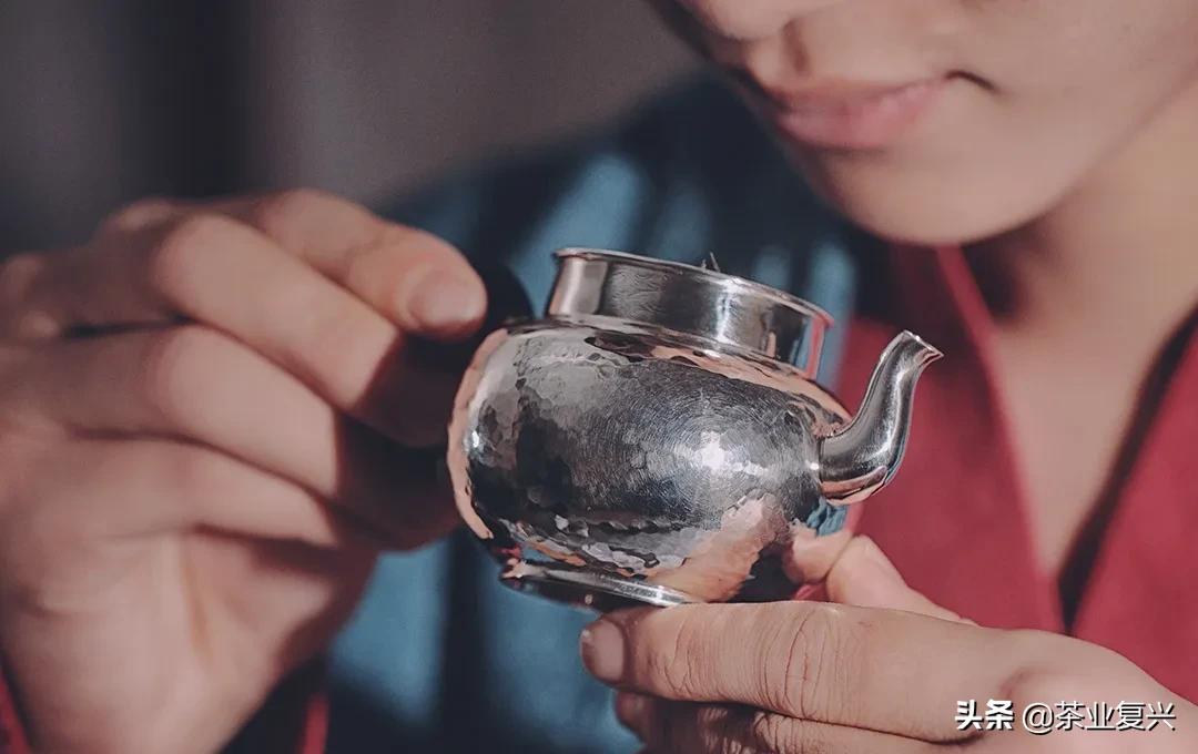 茶圣陆羽简介,陆羽茶具比谁差