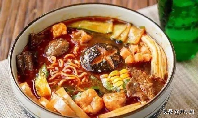 创业摆摊小吃卖什么成本低利润高,地摊生意最赚钱的小吃是什么